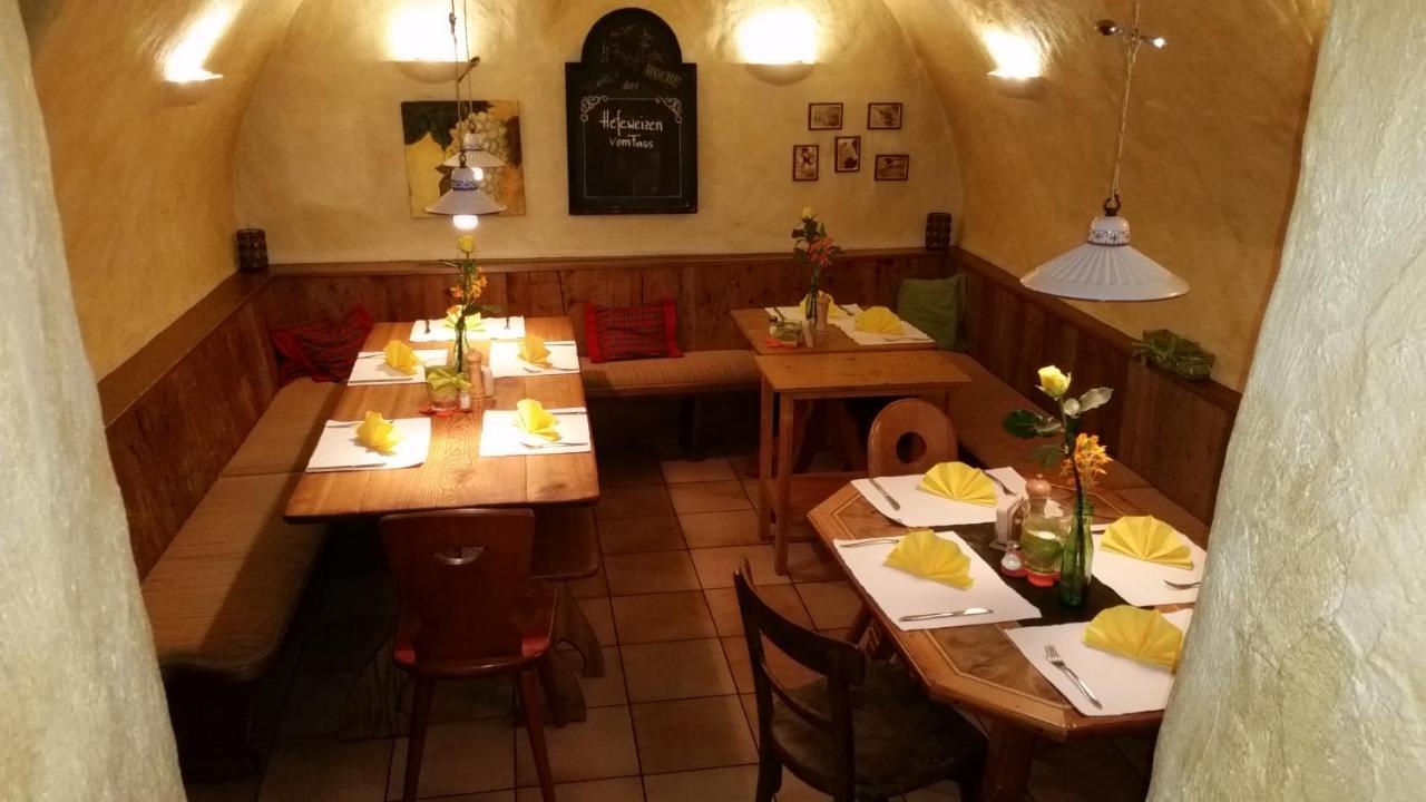 Gasthaus Kreuz Schruns Eksteriør billede